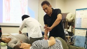 体幹の捻転の動作テスト